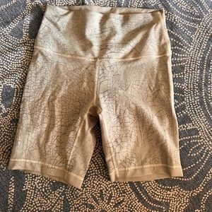Lululemon train shorts